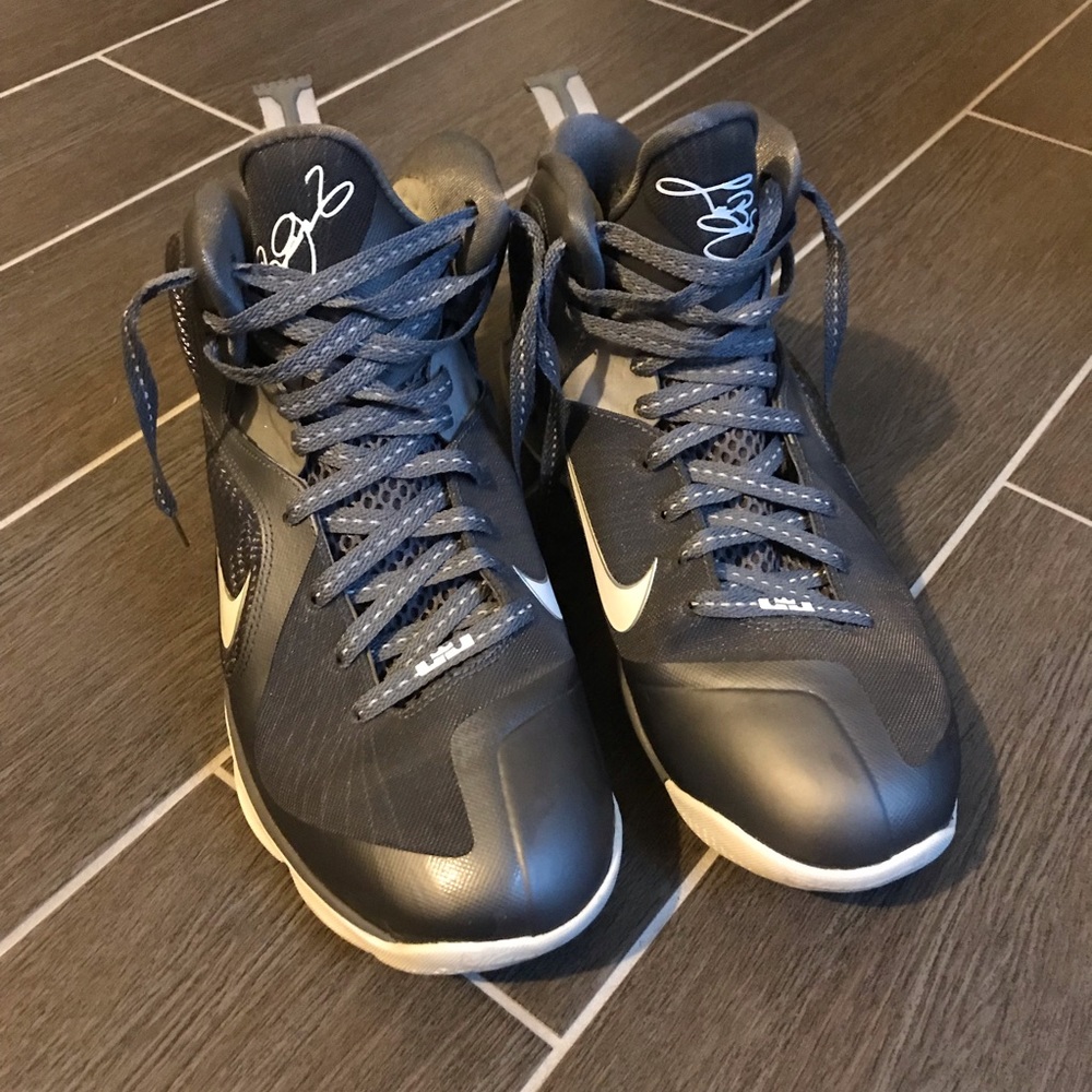 Lebron IX 9 Cool Grey size 11
